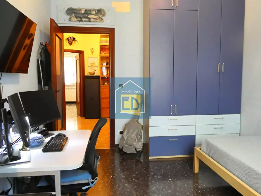 Immagine 15 di Appartamento in vendita  in Via Francesco Mignone 40 a Savona