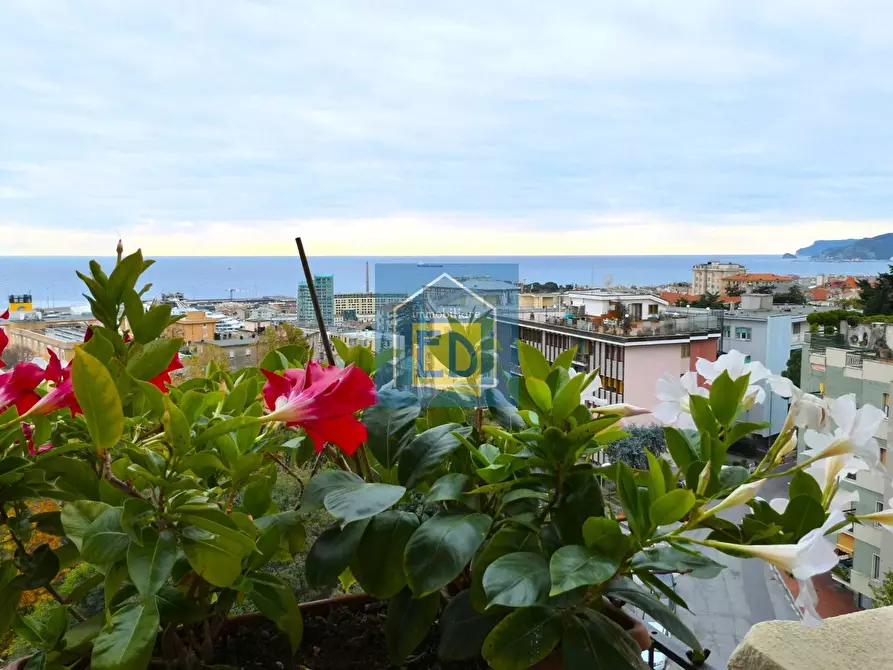 Immagine 1 di Appartamento in vendita  a Savona