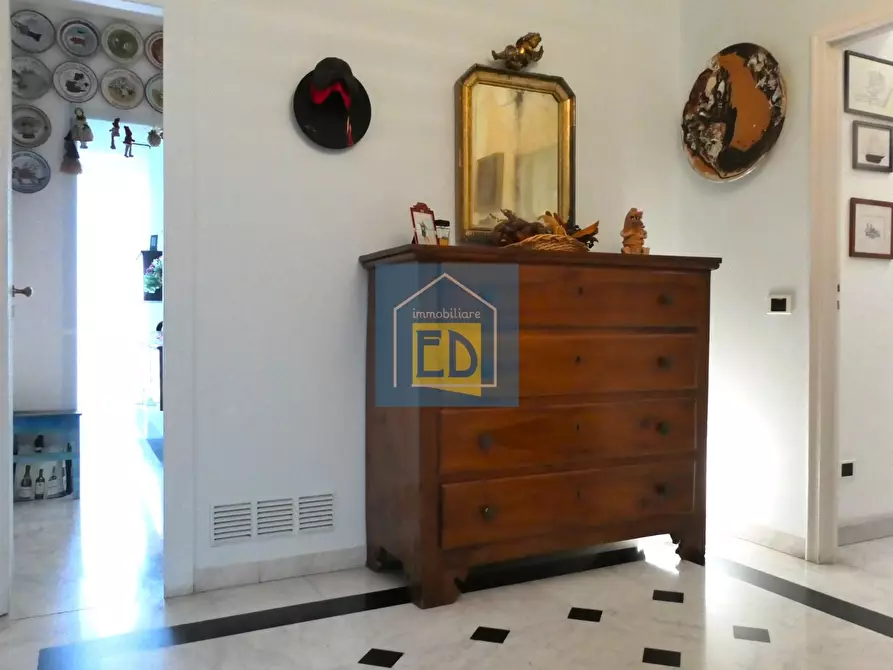 Immagine 3 di Appartamento in vendita  a Savona