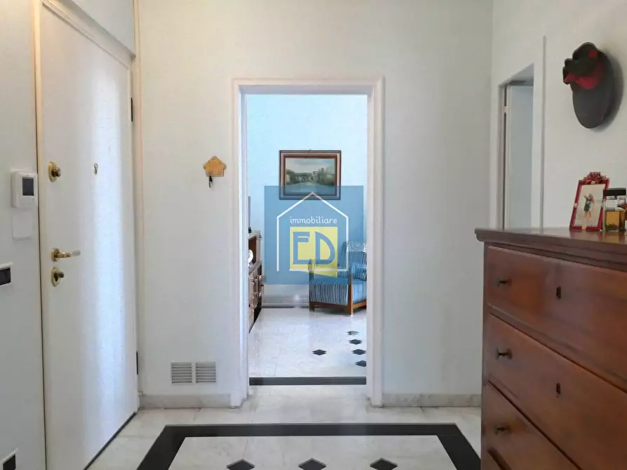 Immagine 4 di Appartamento in vendita  a Savona