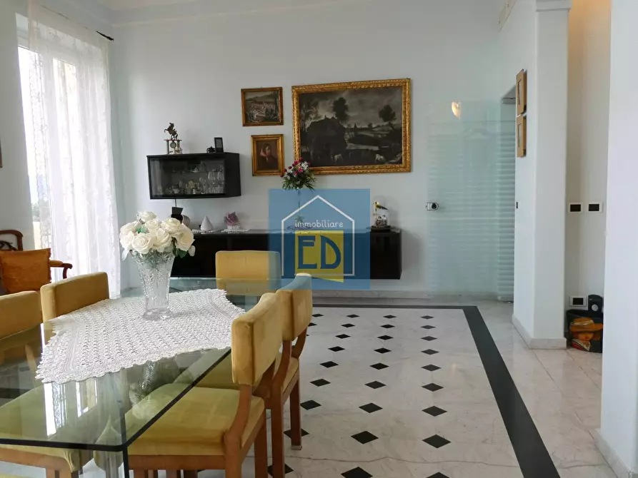 Immagine 12 di Appartamento in vendita  a Savona