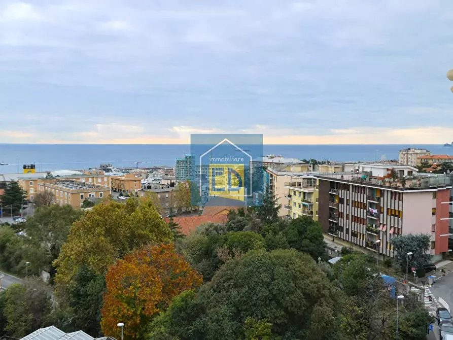 Immagine 16 di Appartamento in vendita  a Savona