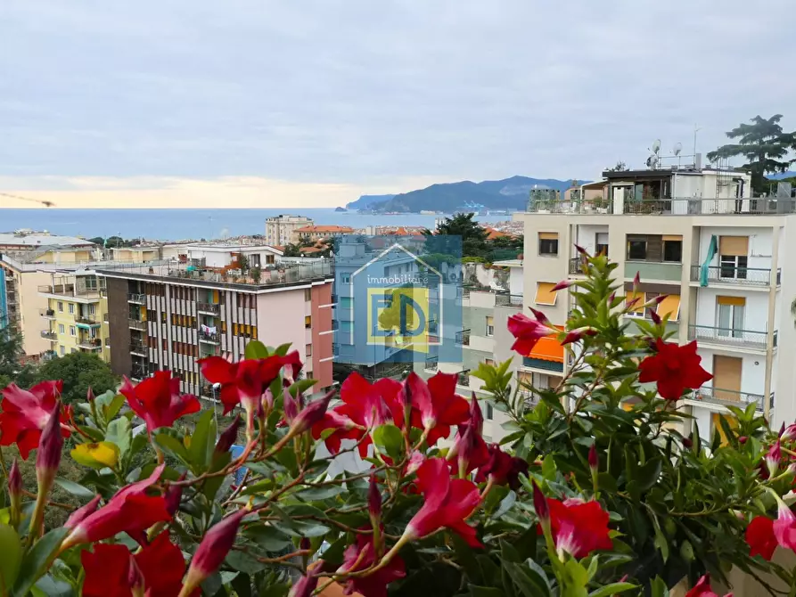 Immagine 21 di Appartamento in vendita  a Savona