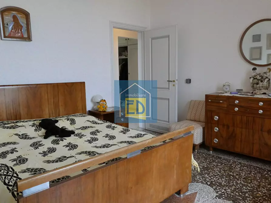 Immagine 40 di Appartamento in vendita  a Savona