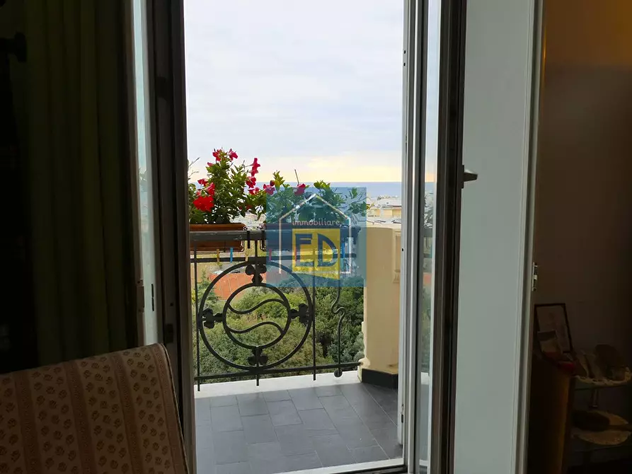 Immagine 42 di Appartamento in vendita  a Savona