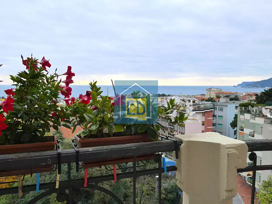 Immagine 43 di Appartamento in vendita  a Savona