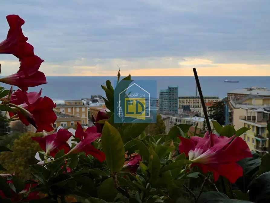 Immagine 45 di Appartamento in vendita  a Savona