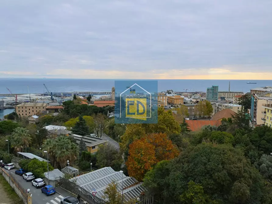 Immagine 50 di Appartamento in vendita  a Savona