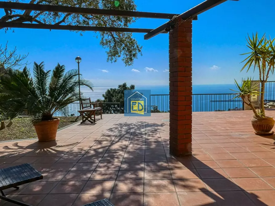 Immagine 1 di Appartamento in vendita  in Via Poggio dell'orizzonte a Albissola Marina