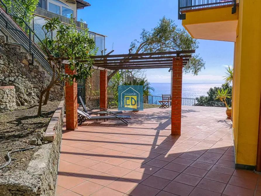 Immagine 2 di Appartamento in vendita  in Via Poggio dell'orizzonte a Albissola Marina