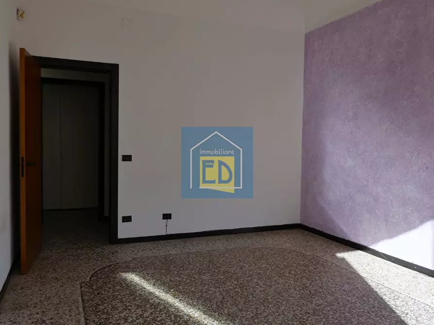 Immagine 7 di Appartamento in vendita  in Piazza Sisto IV 1 a Savona