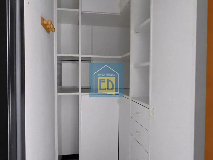 Immagine 10 di Appartamento in vendita  in Piazza Sisto IV 1 a Savona