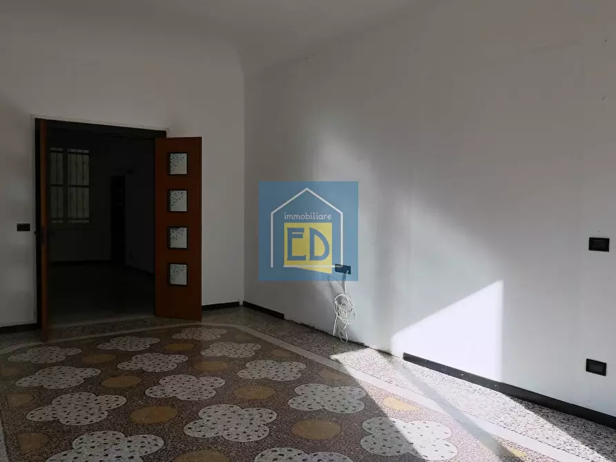 Immagine 30 di Appartamento in vendita  in Piazza Sisto IV 1 a Savona