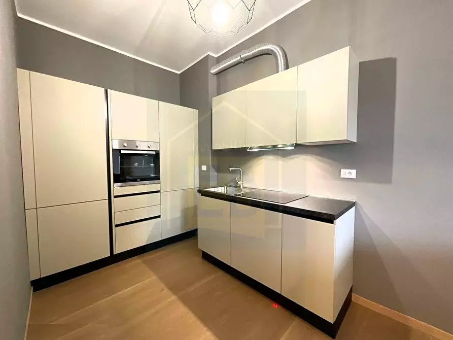 Immagine 4 di Appartamento in affitto  in Piazza Armando Diaz a Savona