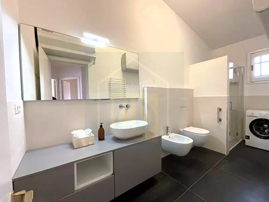 Immagine 10 di Appartamento in affitto  in Piazza Armando Diaz a Savona