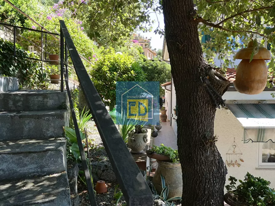 Immagine 9 di Villa in vendita  in Via Poggio dell'Orizzonte 65 a Albissola Marina