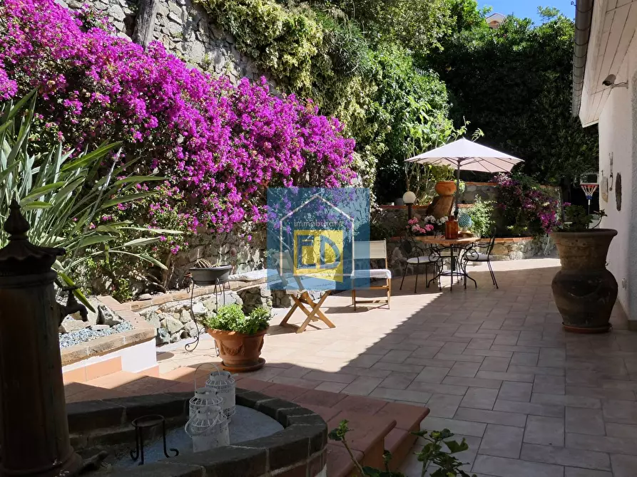 Immagine 10 di Villa in vendita  in Via Poggio dell'Orizzonte 65 a Albissola Marina