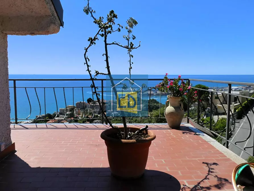 Immagine 36 di Villa in vendita  in Via Poggio dell'Orizzonte 65 a Albissola Marina
