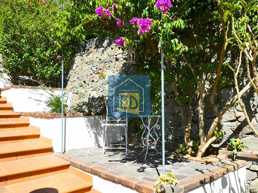 Immagine 39 di Villa in vendita  in Via Poggio dell'Orizzonte 65 a Albissola Marina