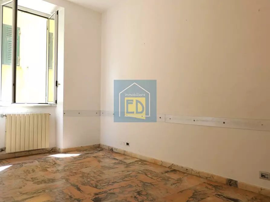 Immagine 11 di Ufficio in affitto  a Savona