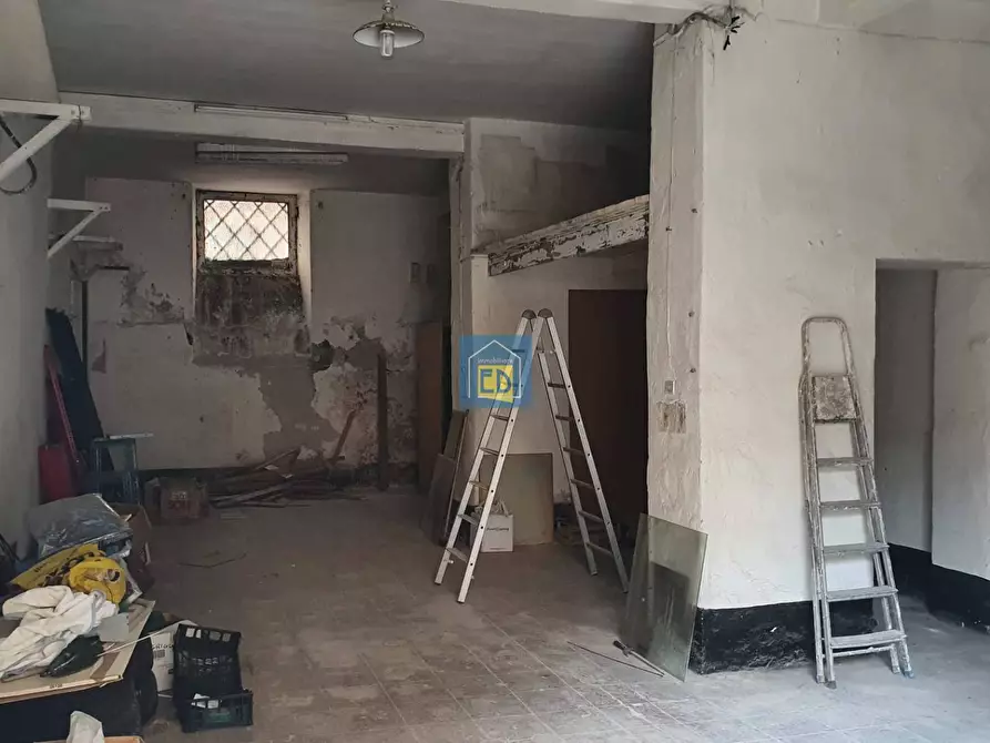 Immagine 3 di Magazzino in vendita  in Via Maria Solari 2 a Savona