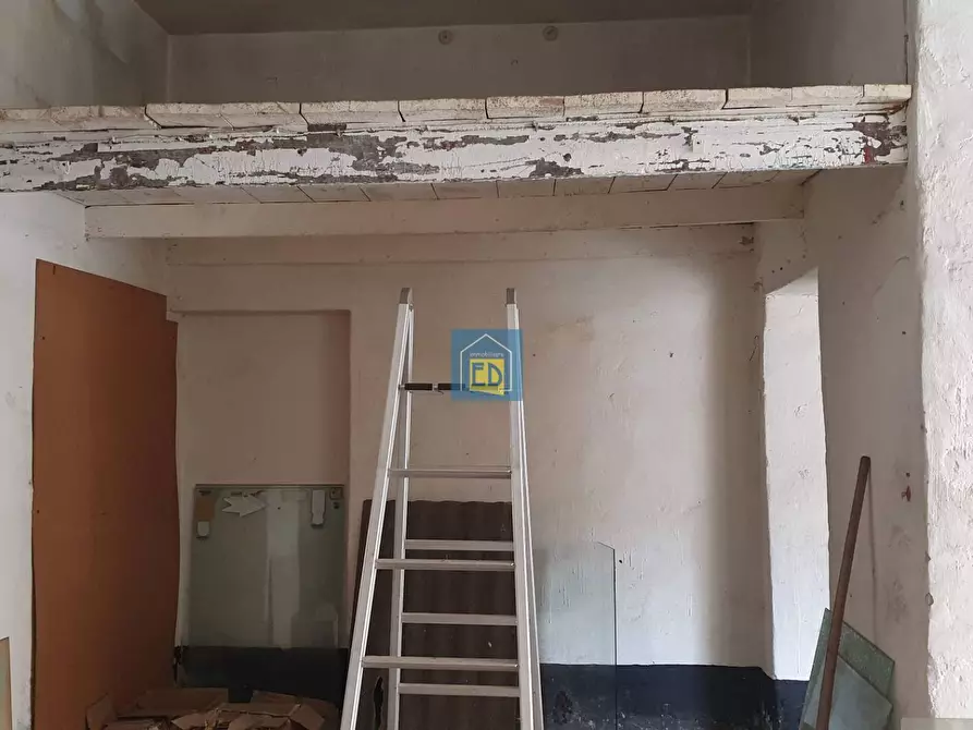 Immagine 5 di Magazzino in vendita  in Via Maria Solari 2 a Savona