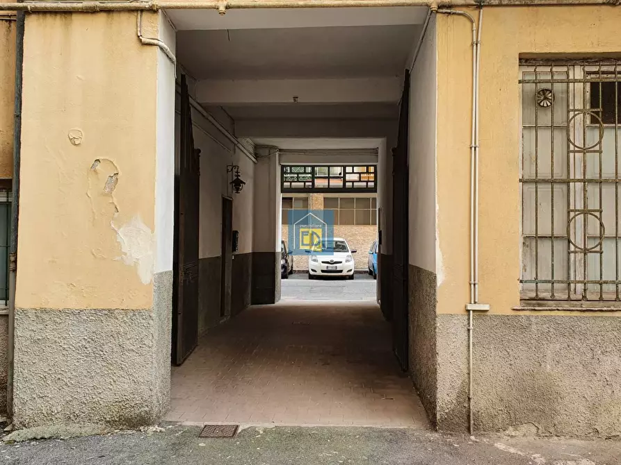 Immagine 8 di Magazzino in vendita  in Via Maria Solari 2 a Savona