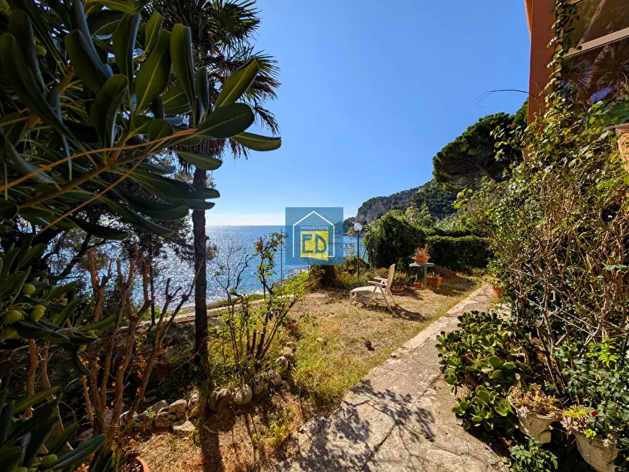 Immagine 8 di Villa in vendita  in Via Magazzeno a Bergeggi