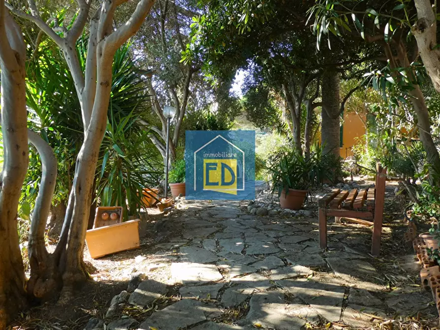 Immagine 10 di Villa in vendita  in Via Magazzeno a Bergeggi