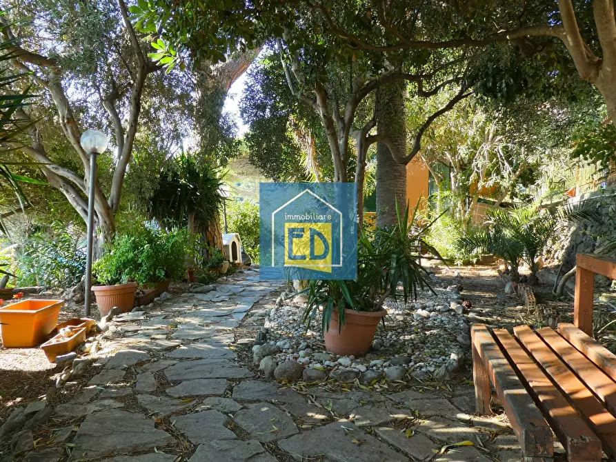 Immagine 11 di Villa in vendita  in Via Magazzeno a Bergeggi