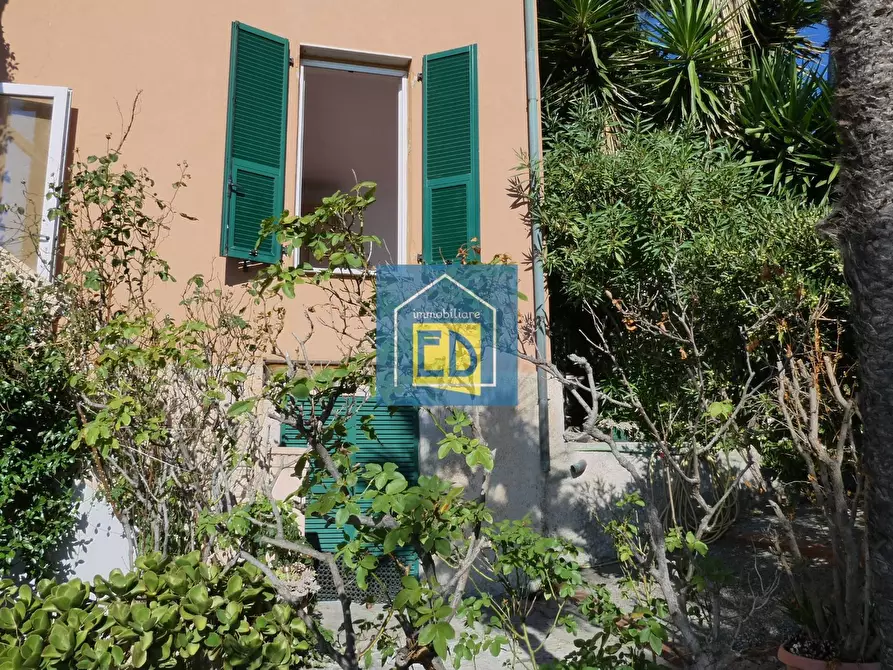 Immagine 17 di Villa in vendita  in Via Magazzeno a Bergeggi