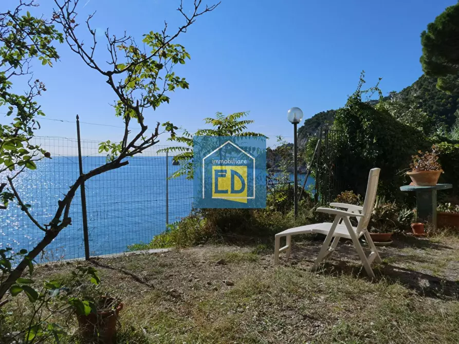 Immagine 27 di Villa in vendita  in Via Magazzeno a Bergeggi