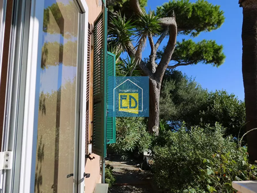 Immagine 31 di Villa in vendita  in Via Magazzeno a Bergeggi