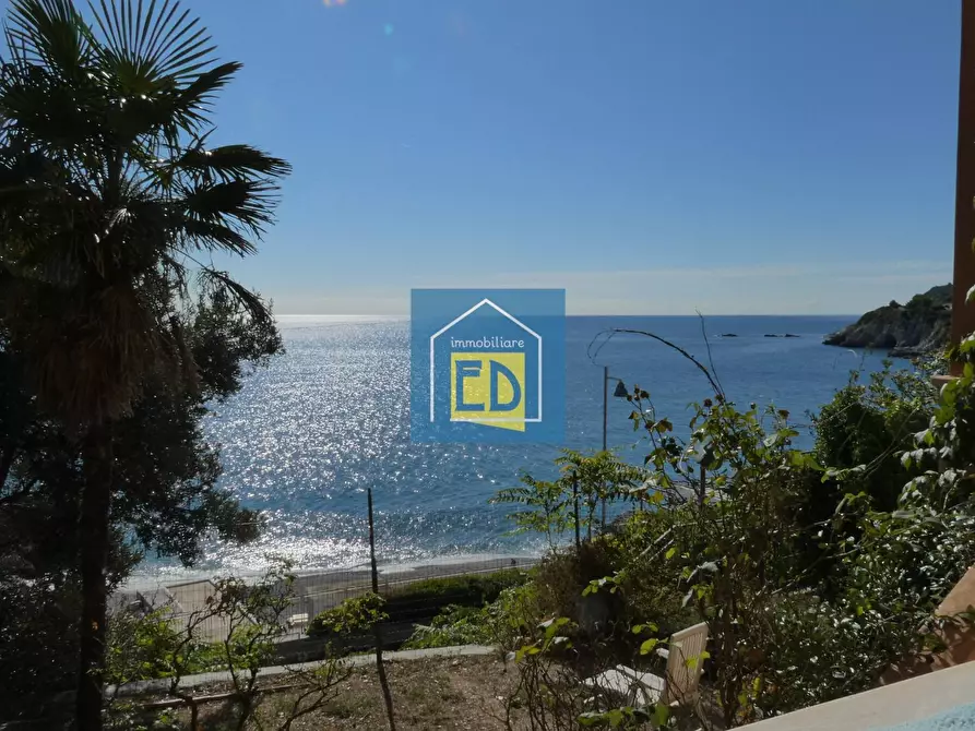 Immagine 32 di Villa in vendita  in Via Magazzeno a Bergeggi