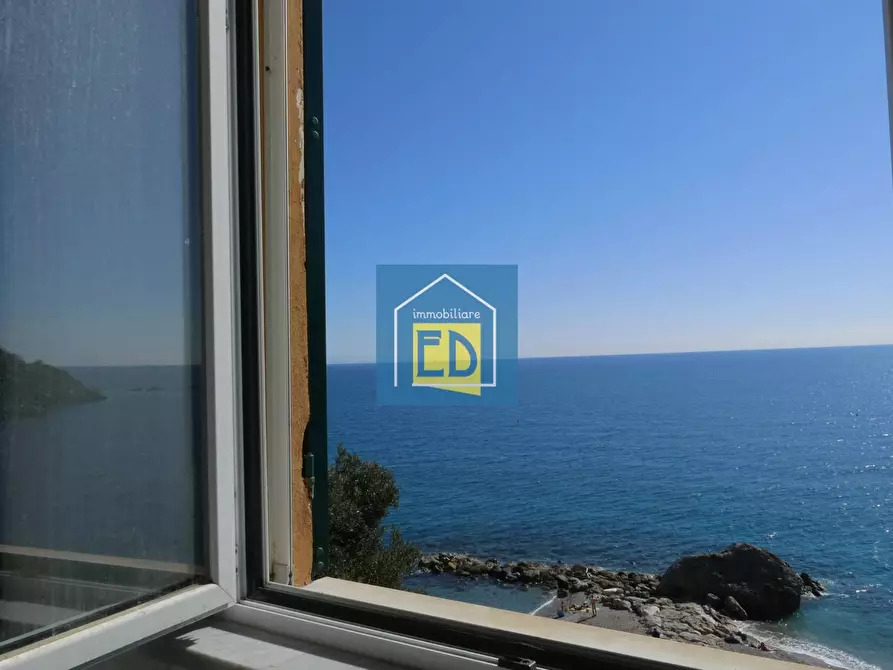 Immagine 50 di Villa in vendita  in Via Magazzeno a Bergeggi