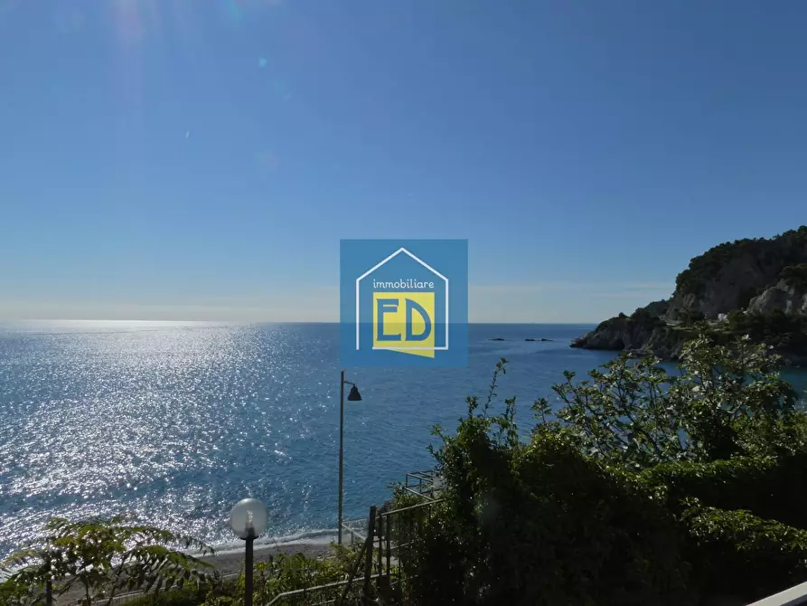 Immagine 51 di Villa in vendita  in Via Magazzeno a Bergeggi