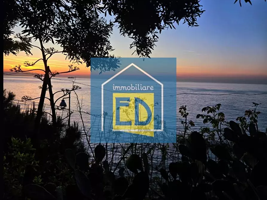 Immagine 56 di Villa in vendita  in Via Magazzeno a Bergeggi