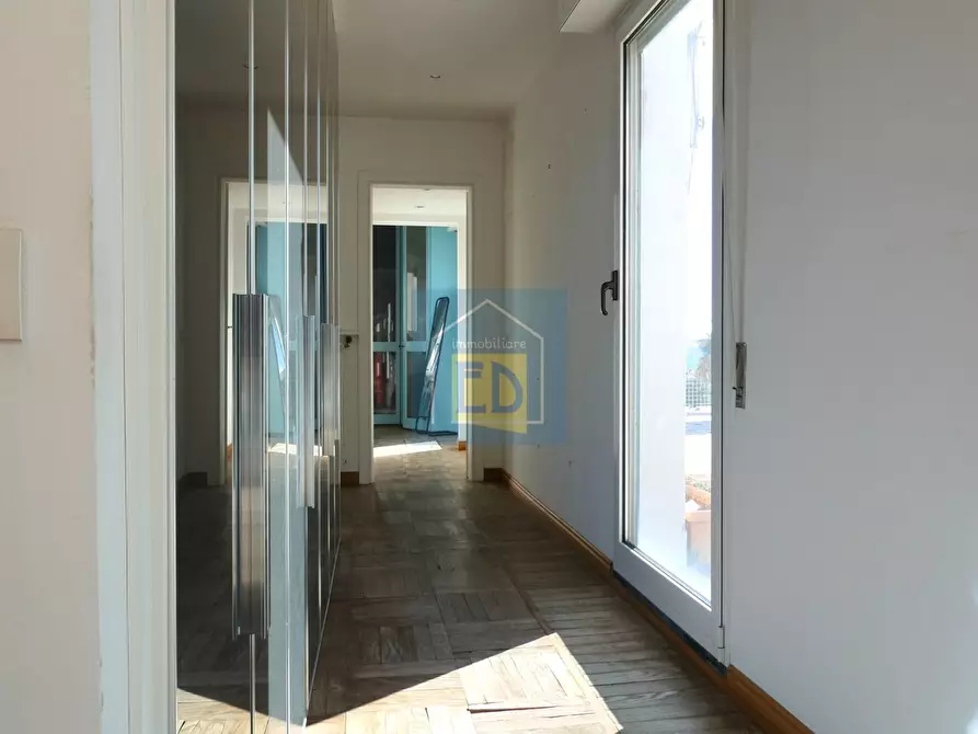 Immagine 3 di Appartamento in vendita  in Via Pietro Giuria 1 a Savona