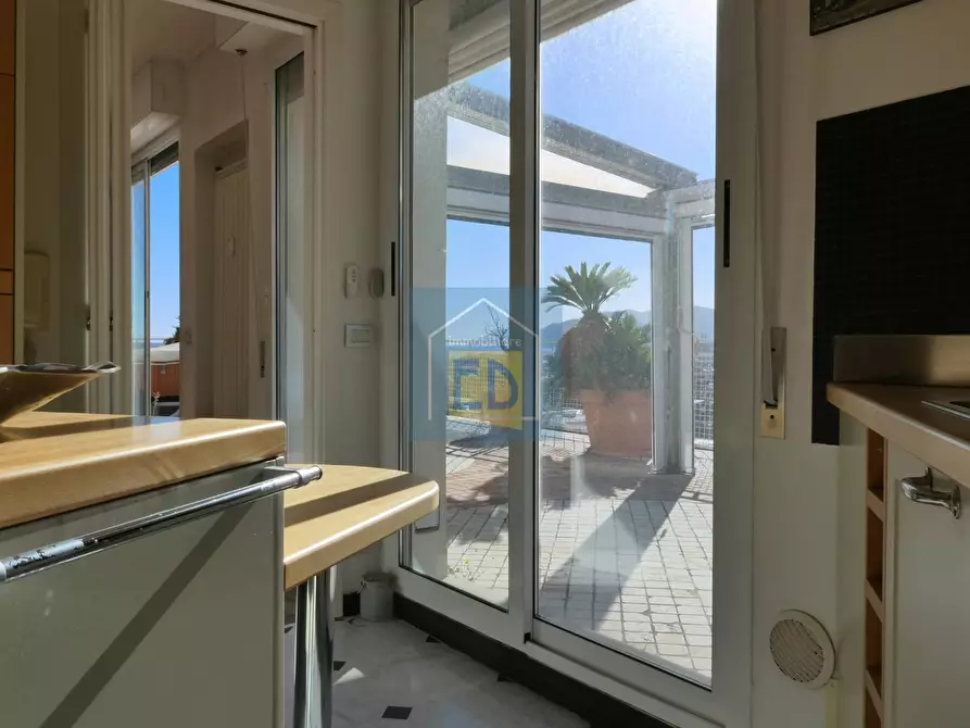 Immagine 9 di Appartamento in vendita  in Via Pietro Giuria 1 a Savona