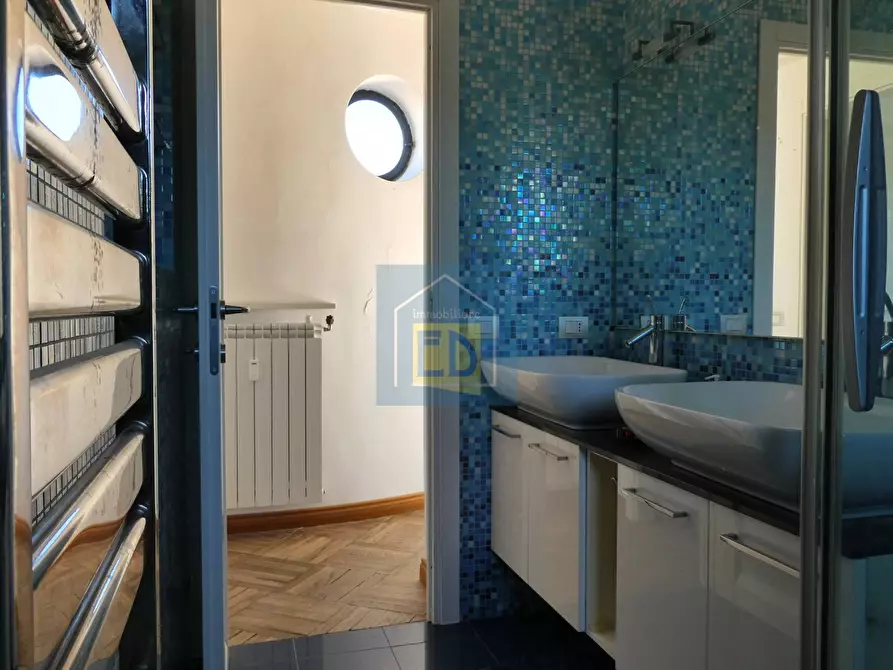 Immagine 11 di Appartamento in vendita  in Via Pietro Giuria 1 a Savona