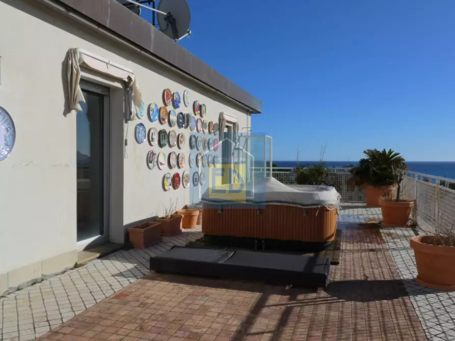 Immagine 27 di Appartamento in vendita  in Via Pietro Giuria 1 a Savona