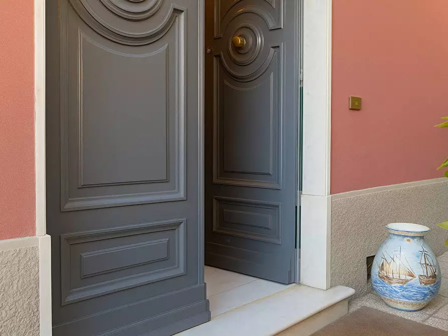 Immagine 2 di Villa in vendita  in Via Ademaro De Mari a Bergeggi