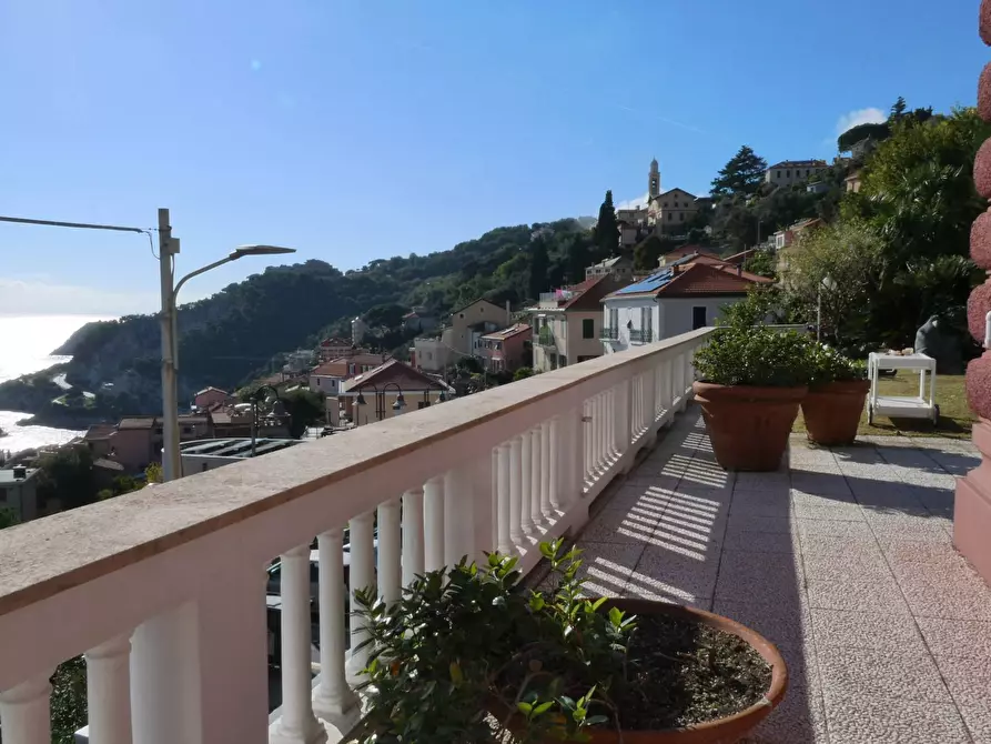 Immagine 39 di Villa in vendita  in Via Ademaro De Mari a Bergeggi