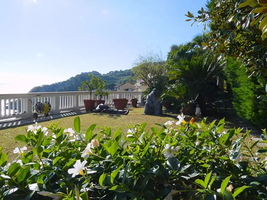 Immagine 48 di Villa in vendita  in Via Ademaro De Mari a Bergeggi
