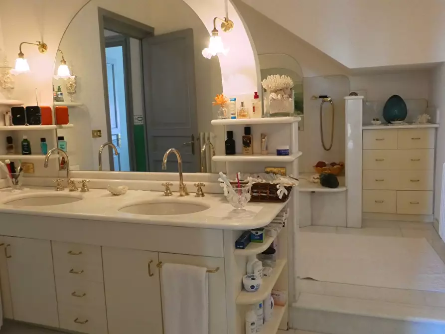 Immagine 76 di Villa in vendita  in Via Ademaro De Mari a Bergeggi