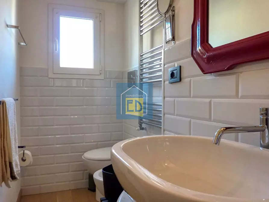 Immagine 17 di Appartamento in affitto  in Via Manzoni 2 a Savona