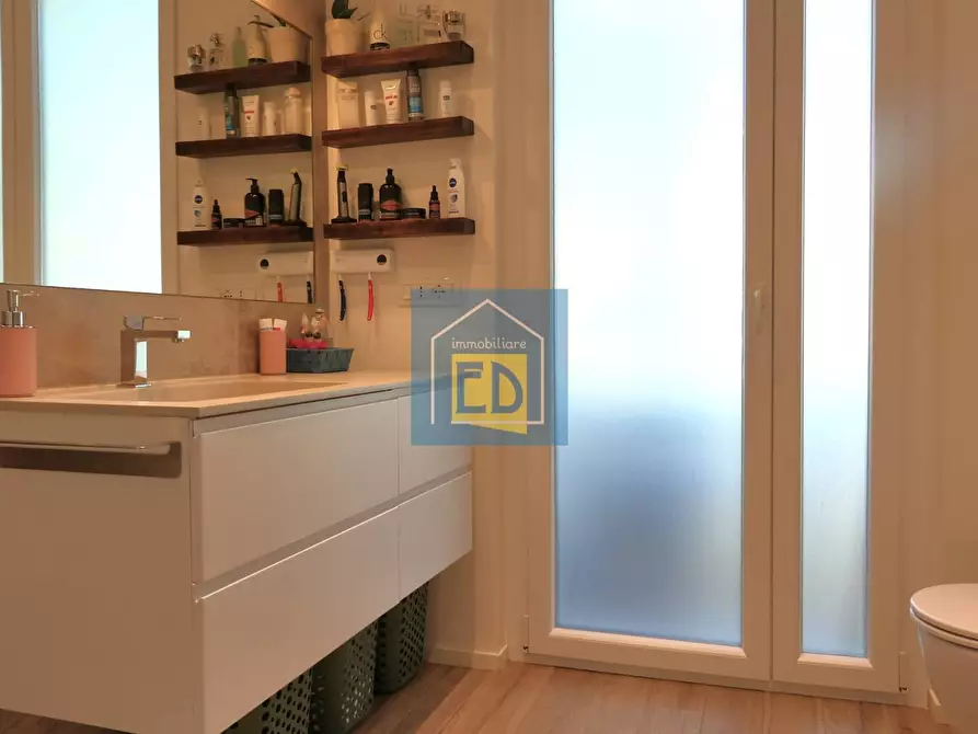 Immagine 21 di Appartamento in vendita  in Via Francesco Mignone 23 a Savona