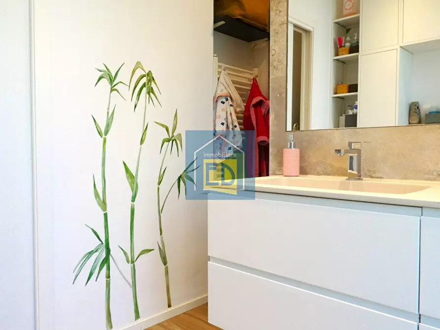 Immagine 24 di Appartamento in vendita  in Via Francesco Mignone 23 a Savona