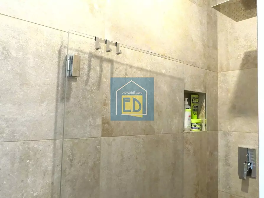 Immagine 26 di Appartamento in vendita  in Via Francesco Mignone 23 a Savona