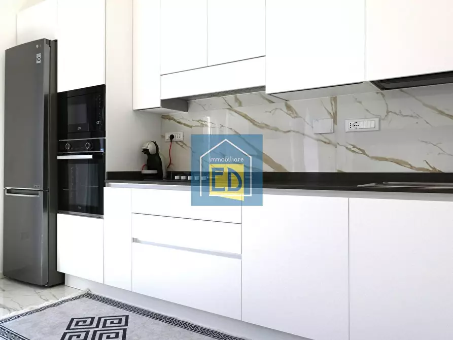 Immagine 8 di Appartamento in vendita  in Via delle Trincee 2 a Savona